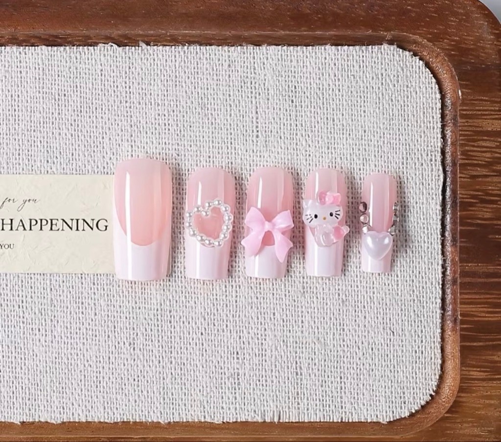 Hello Kitty 24pcs Press-On Nails Kit Hearts, Bows, Rhinestones – Brand New