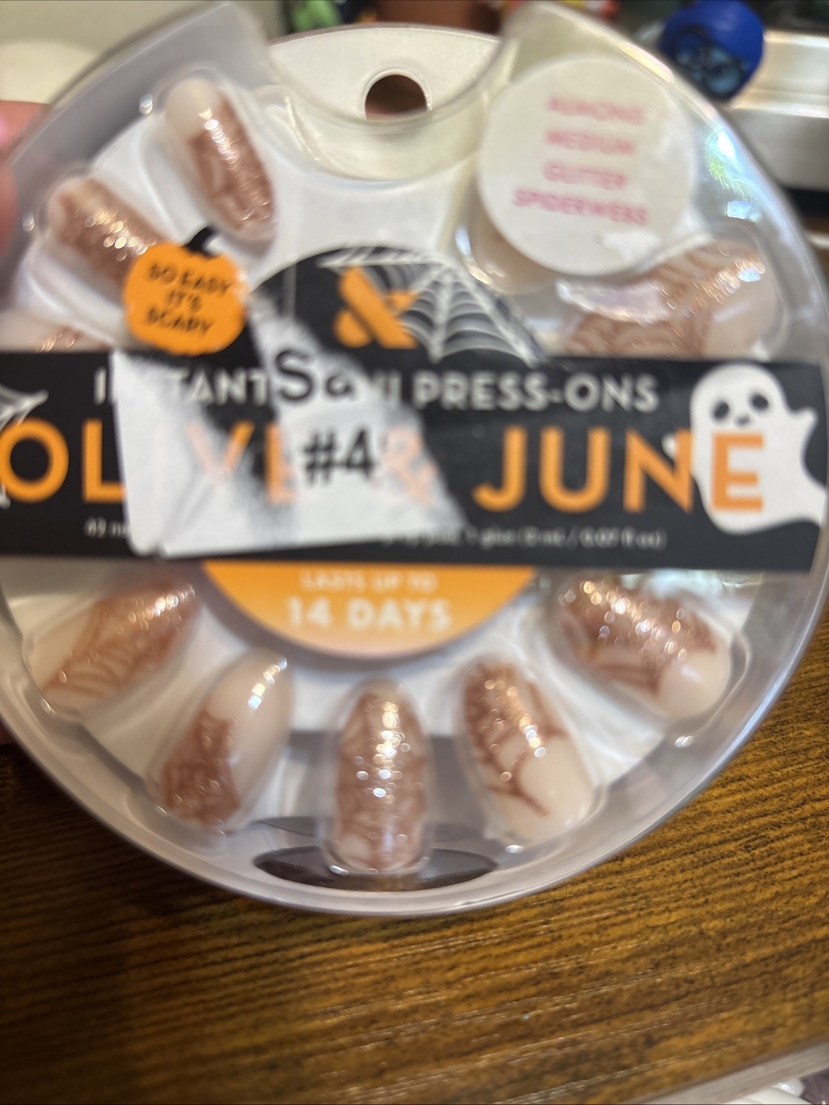 Olive & June Almond Round Glitter Spider Web Instant Mani Press In