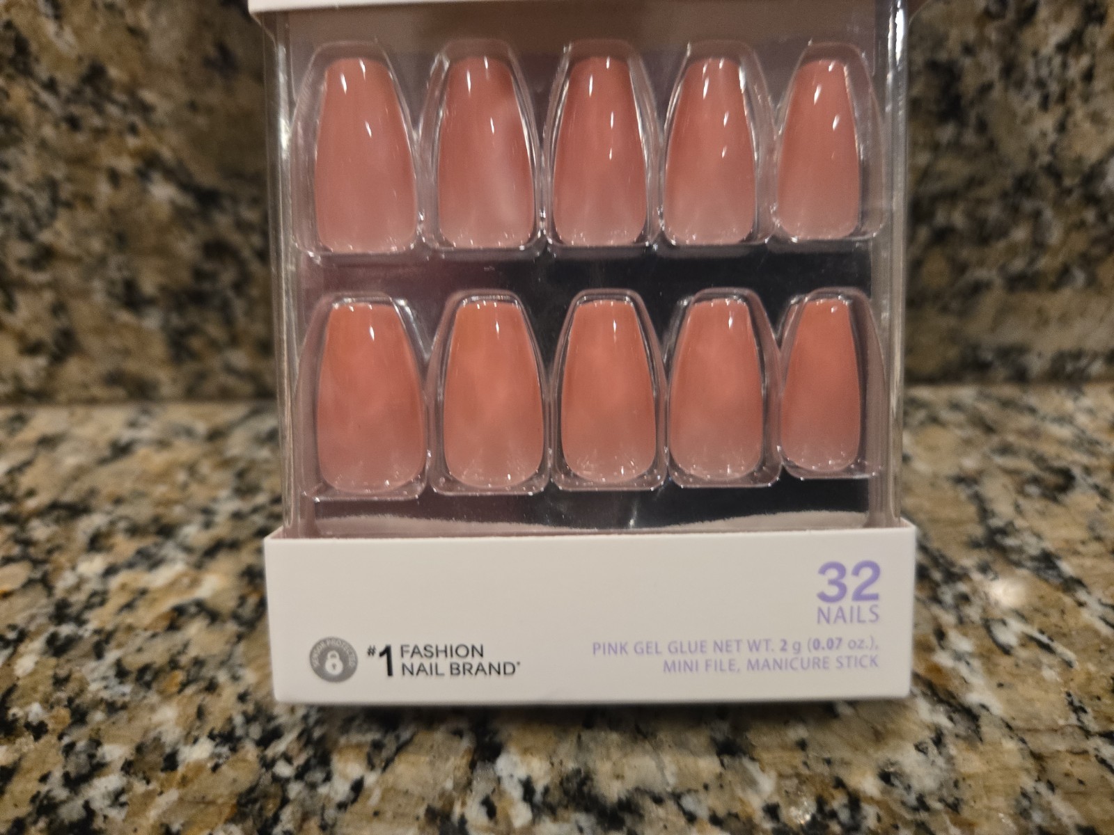 KISS CORE Press On Nails Medium Must Have 32 Nails NIB. Free Shipping