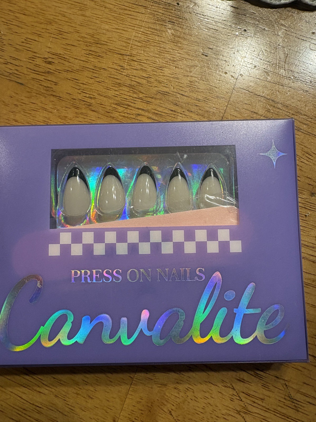 NEW Canvalite Press-on-Nails (30 pieces)