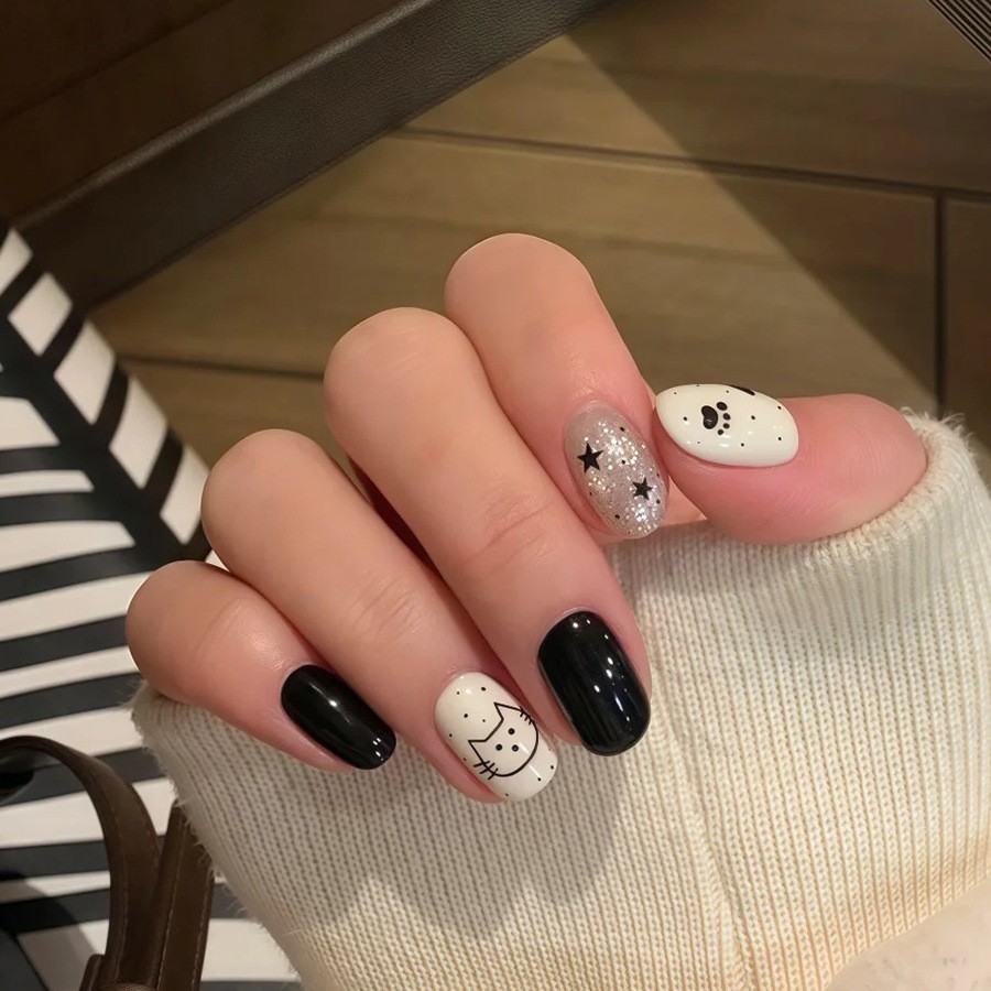 48 Pcs Cartoon Cat Star Black White Oval Press on Nails, Cute Daily Fake Nails