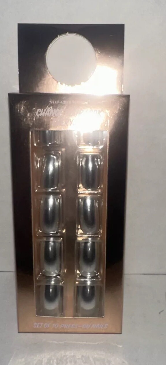 Shanghai Shengda Silver Shinny Press On Nails. Set Of 10 Nails. New In Box.