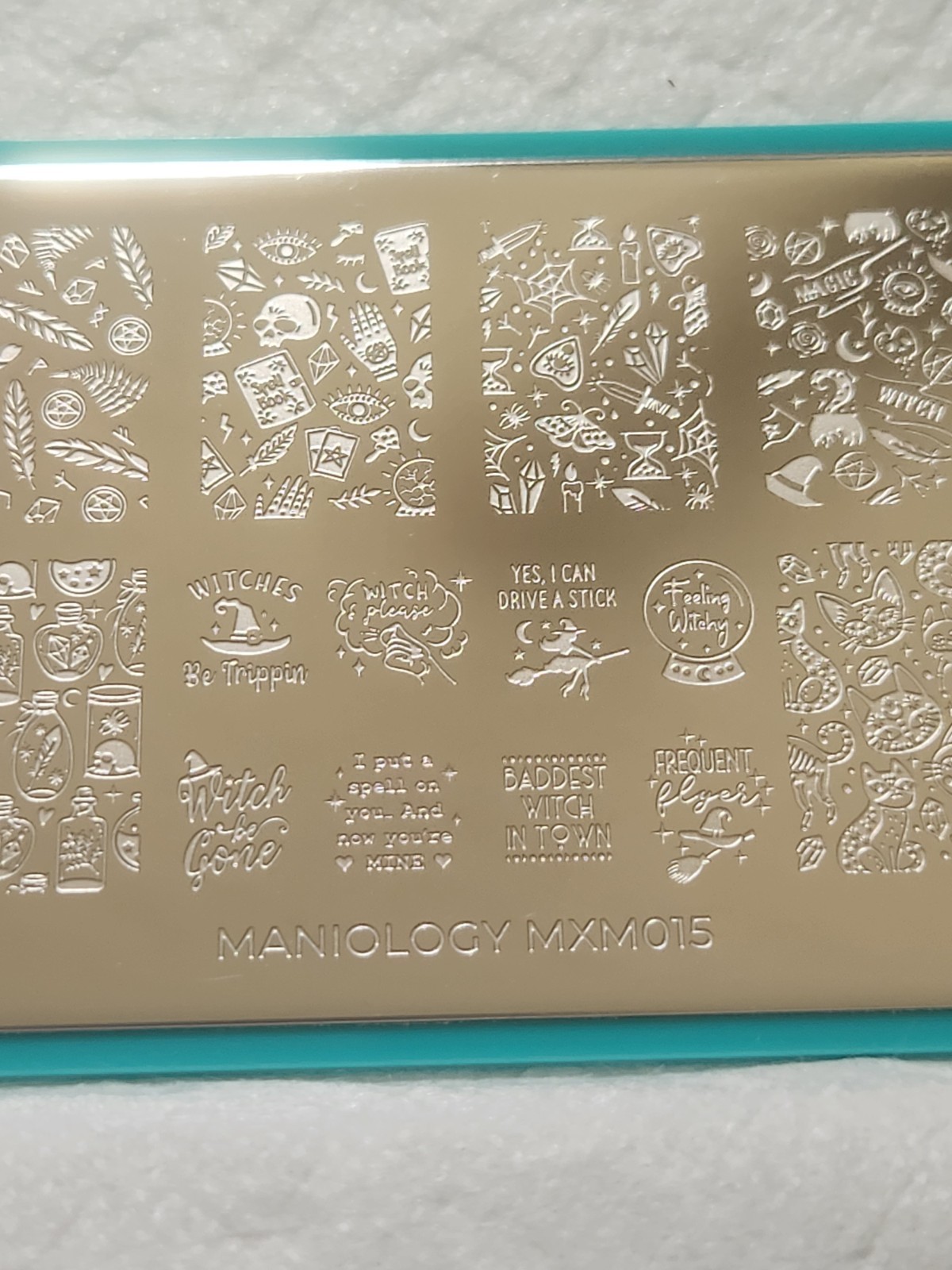 Maniology x Me Nail Stamping Lonely Plate – MXM015 – Hocus Pocus