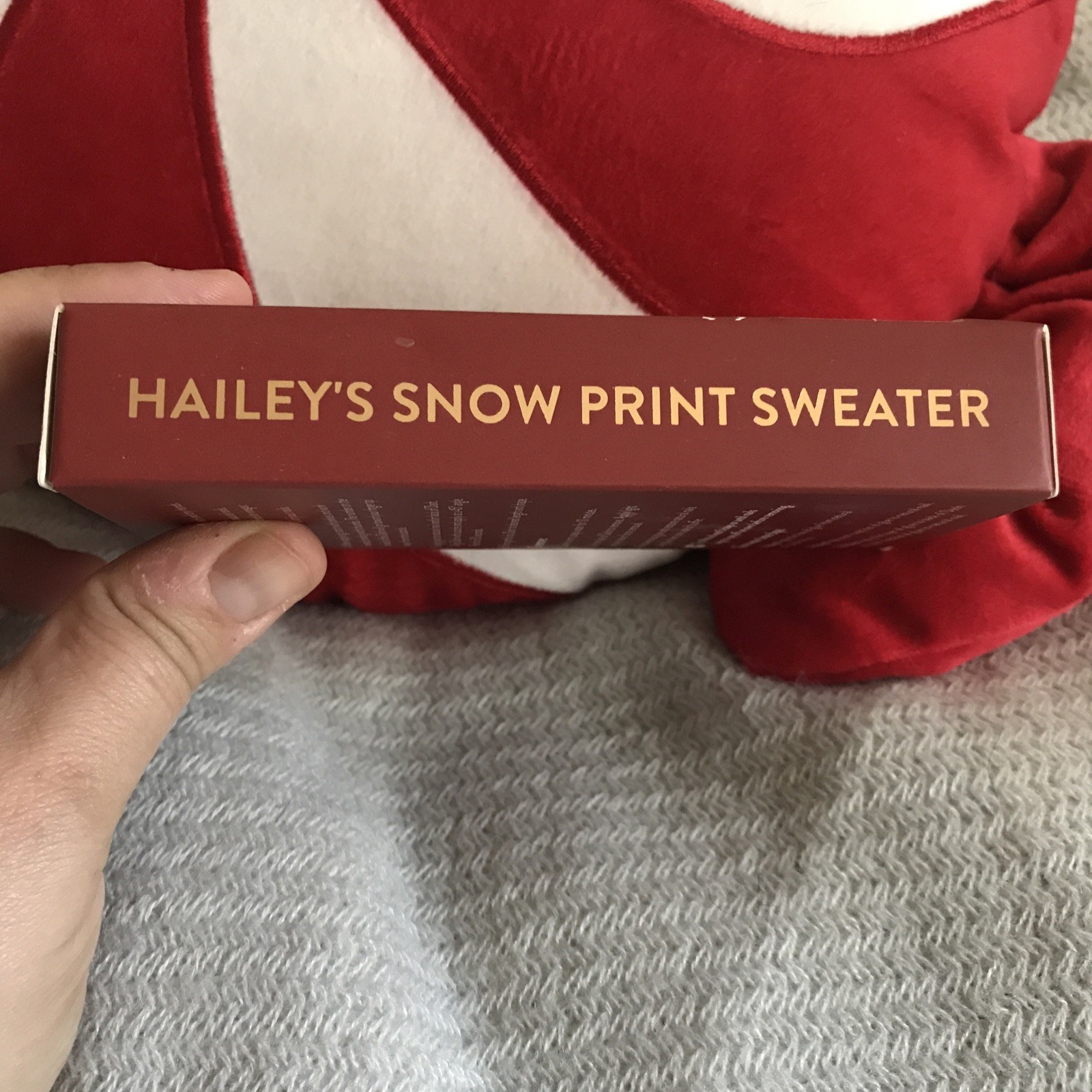 Dark Red & White Winter Sweater Print, Short, Square, Winter Press On Nails