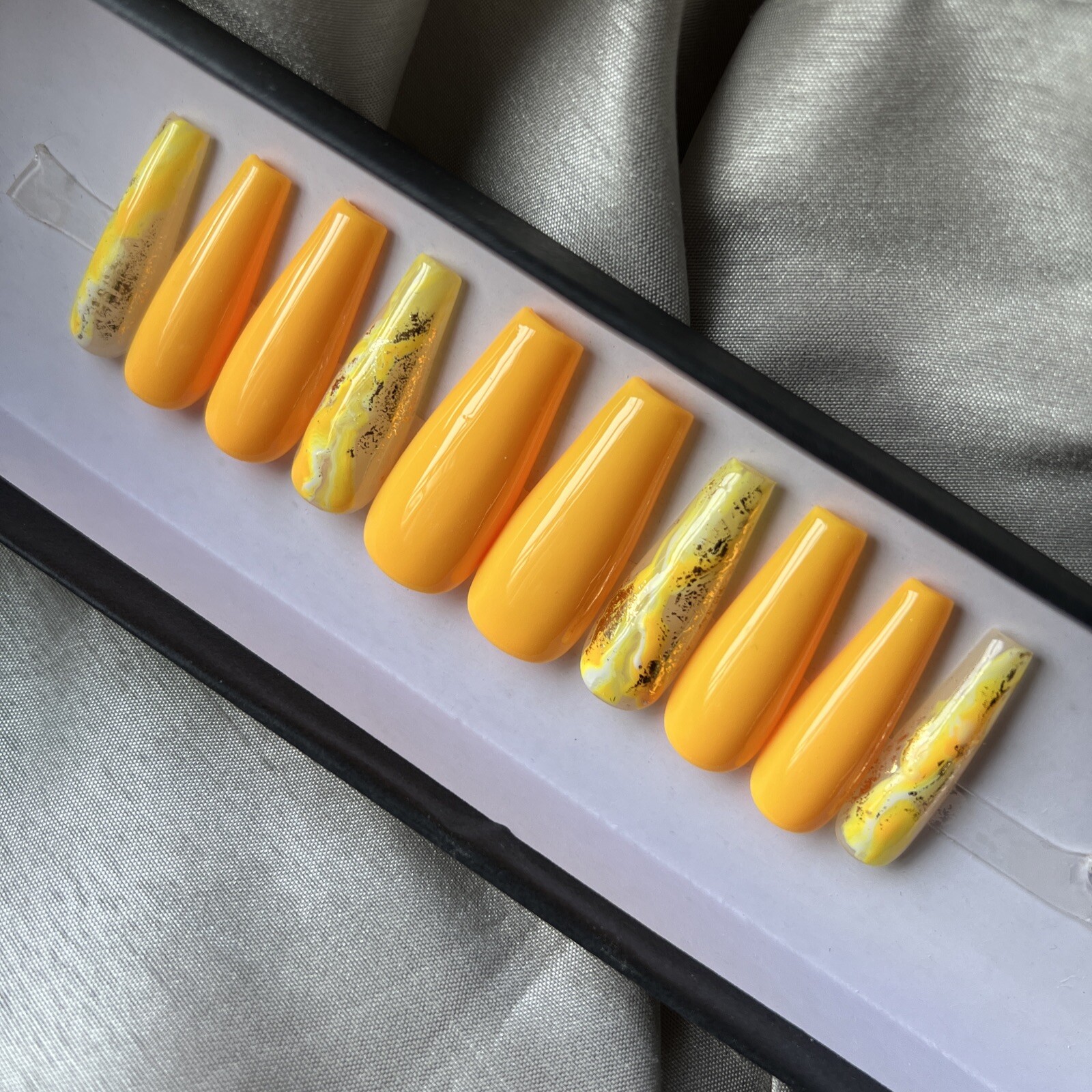✨ORIGINAL LUXURY Gel Press On Nails, Yellow Gold Flakes Coffin, 10p W/ kit MED