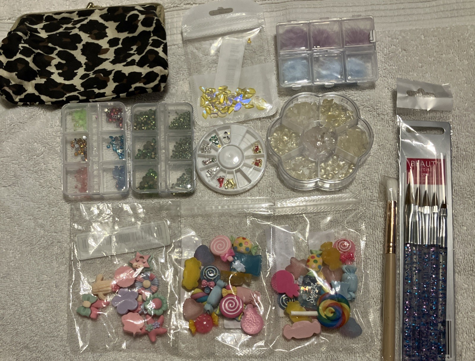 Lot Of 12 Nail Art Decorations 3D Candies, Mink Fur, Gemstones Christmas- Etc