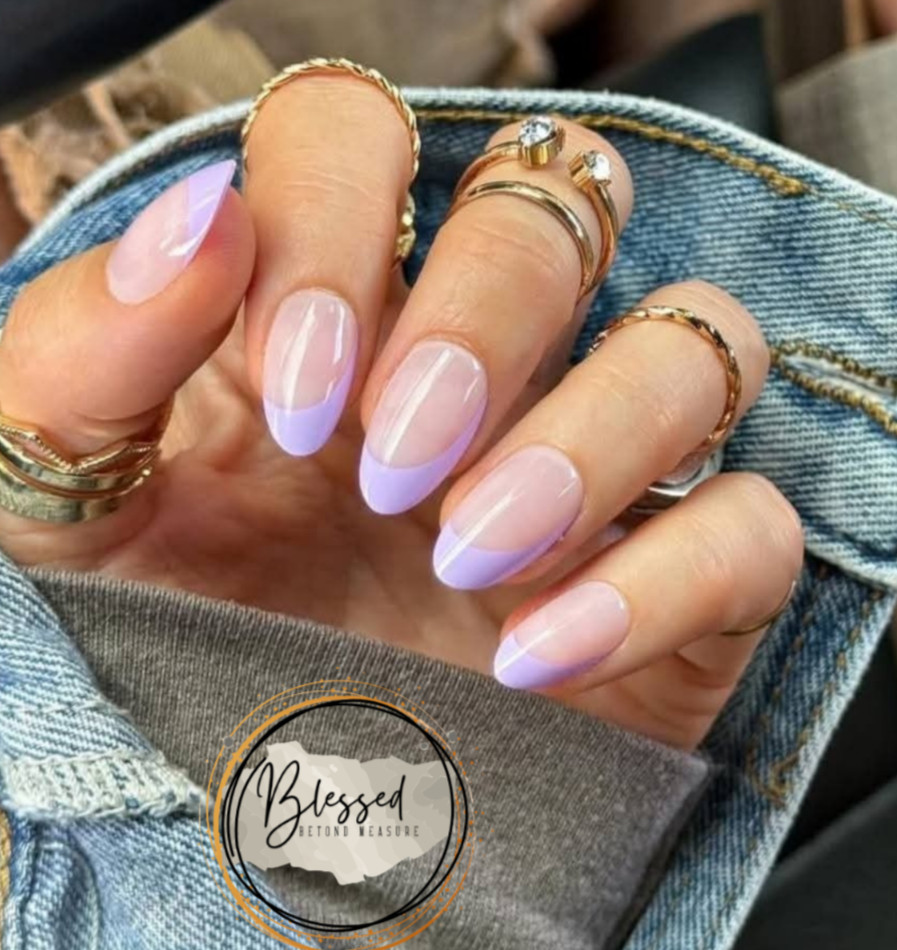 Red Aspen Press On Nails- What’s the 411, Liliana Medium | Almond | Shiny French