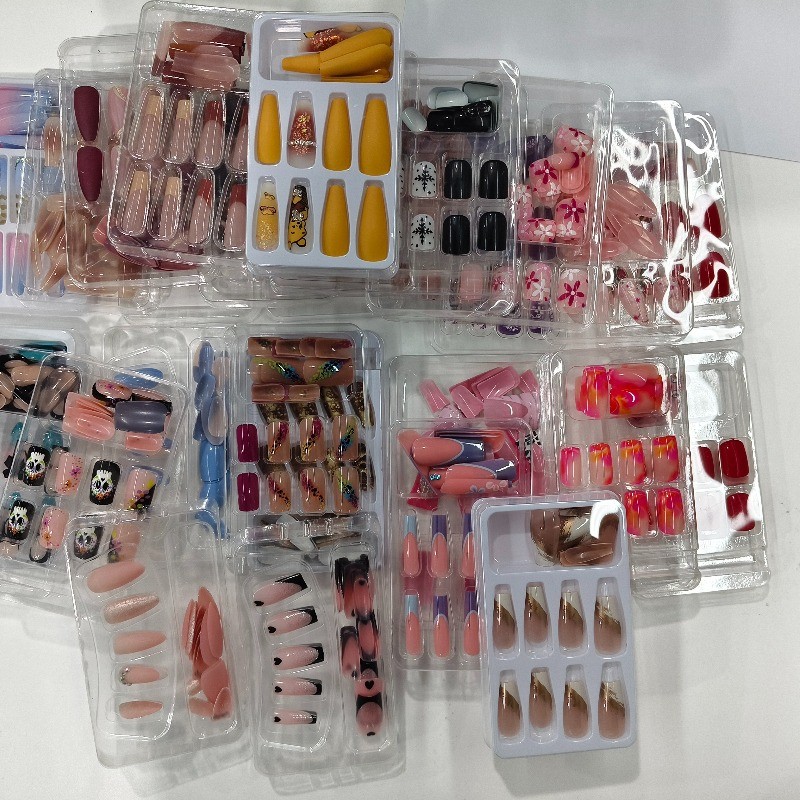 72 Exquisite Multi-color Fake Nails with Random Styles, Daily Holiday Nail Art