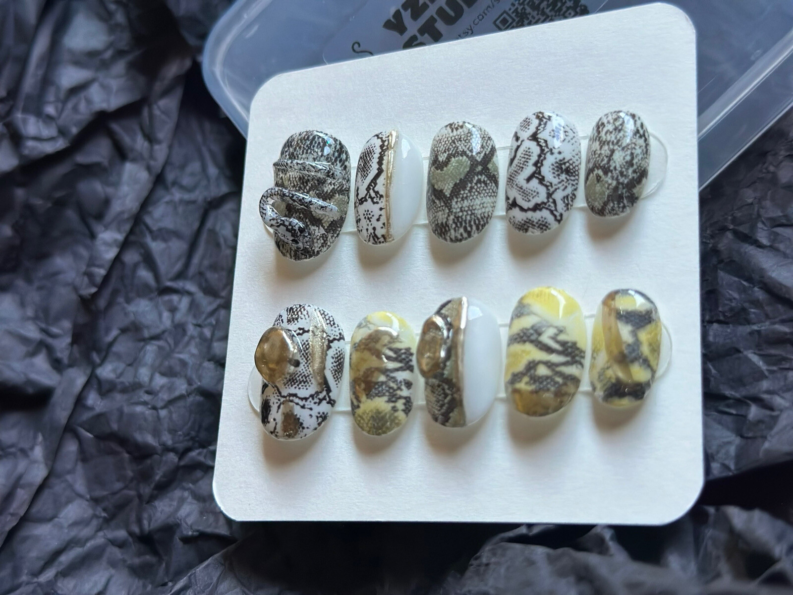 🔥CUSTOM Cool snake pattern 3D Handmade Gel short nails，Press On size：M
