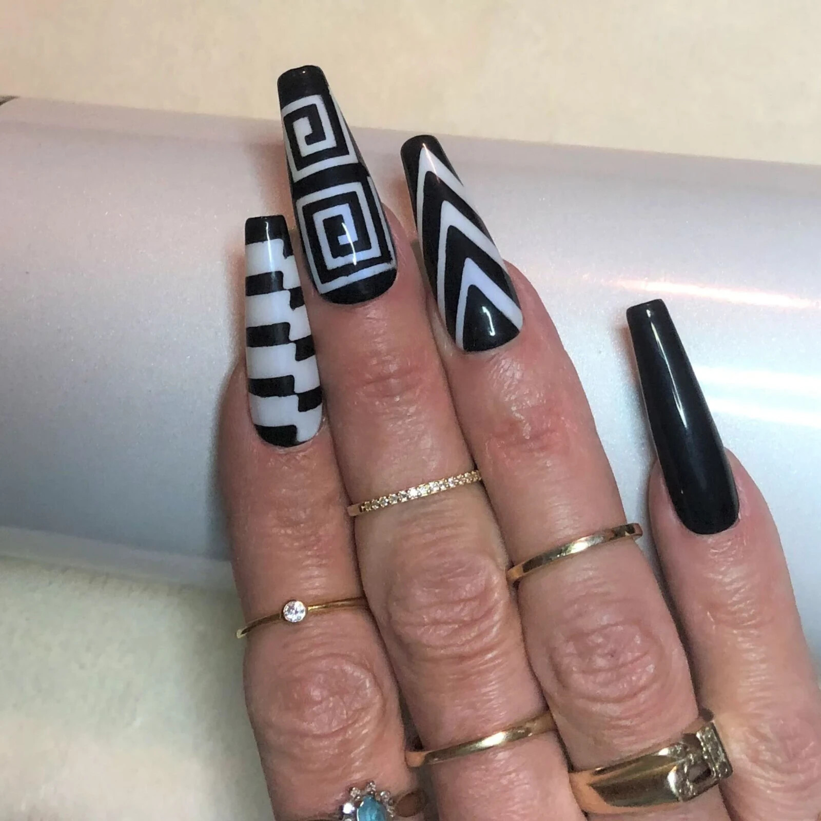 Airbrushed Optical Illusion Press-On Nail Set – Ex-Long Ballerina (Size 0-8)
