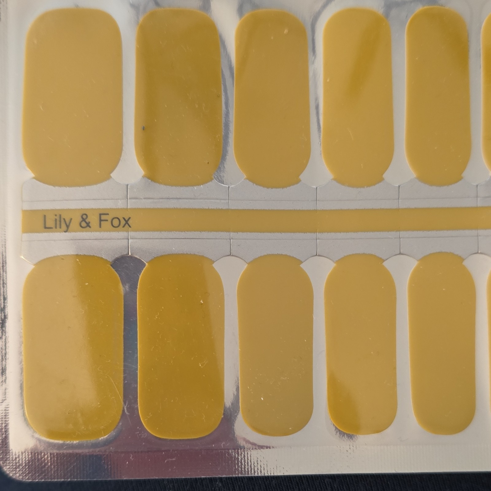 Lily & Fox Dark Yellow Glossy Full Wrap Nail Strips