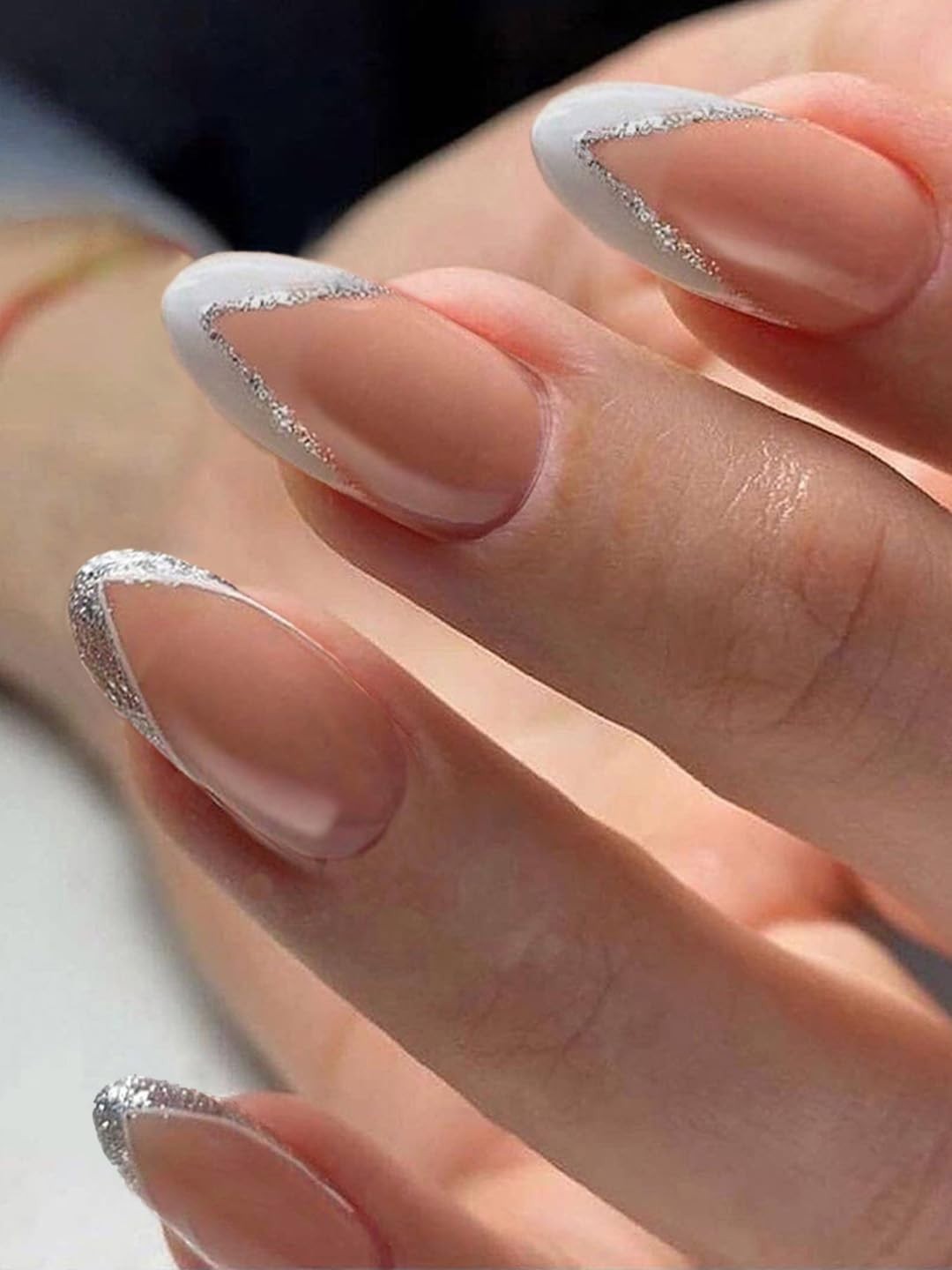 Secret Lives Reusable Round Shape Skin & White Color with Silver 24 set