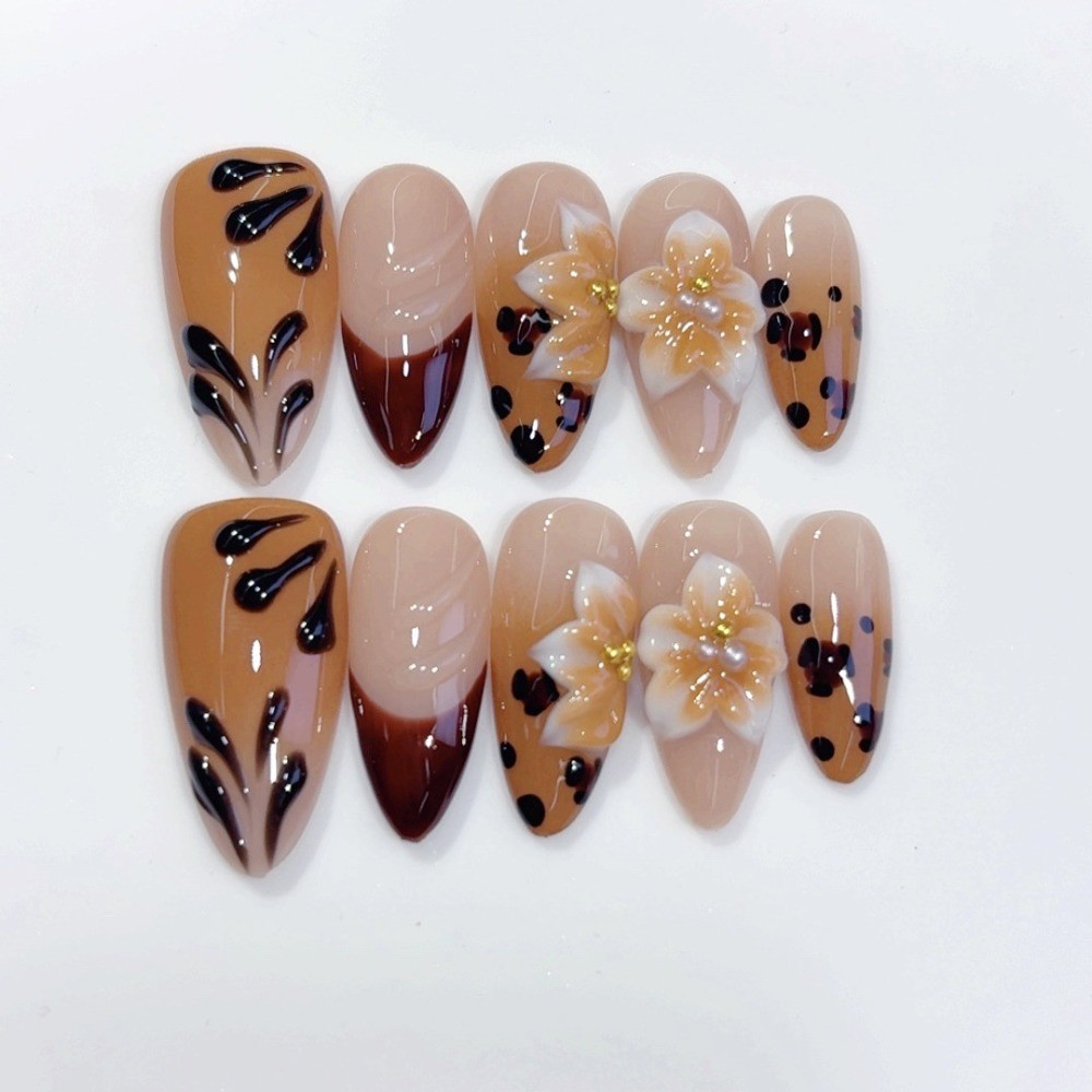 Amber 3D Carved Leopard Nails Floral Elegant Style Party Press On Nails