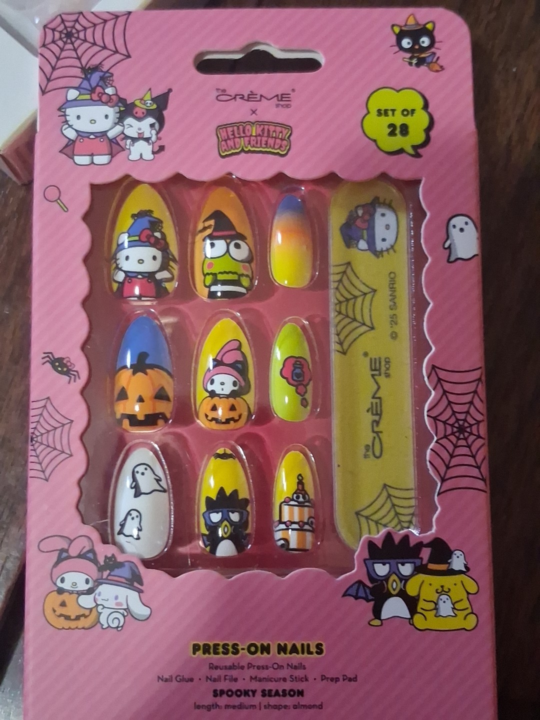 The Crème Shop x Hello Kitty Halloween Press-On Nails Reusable Almond Medium