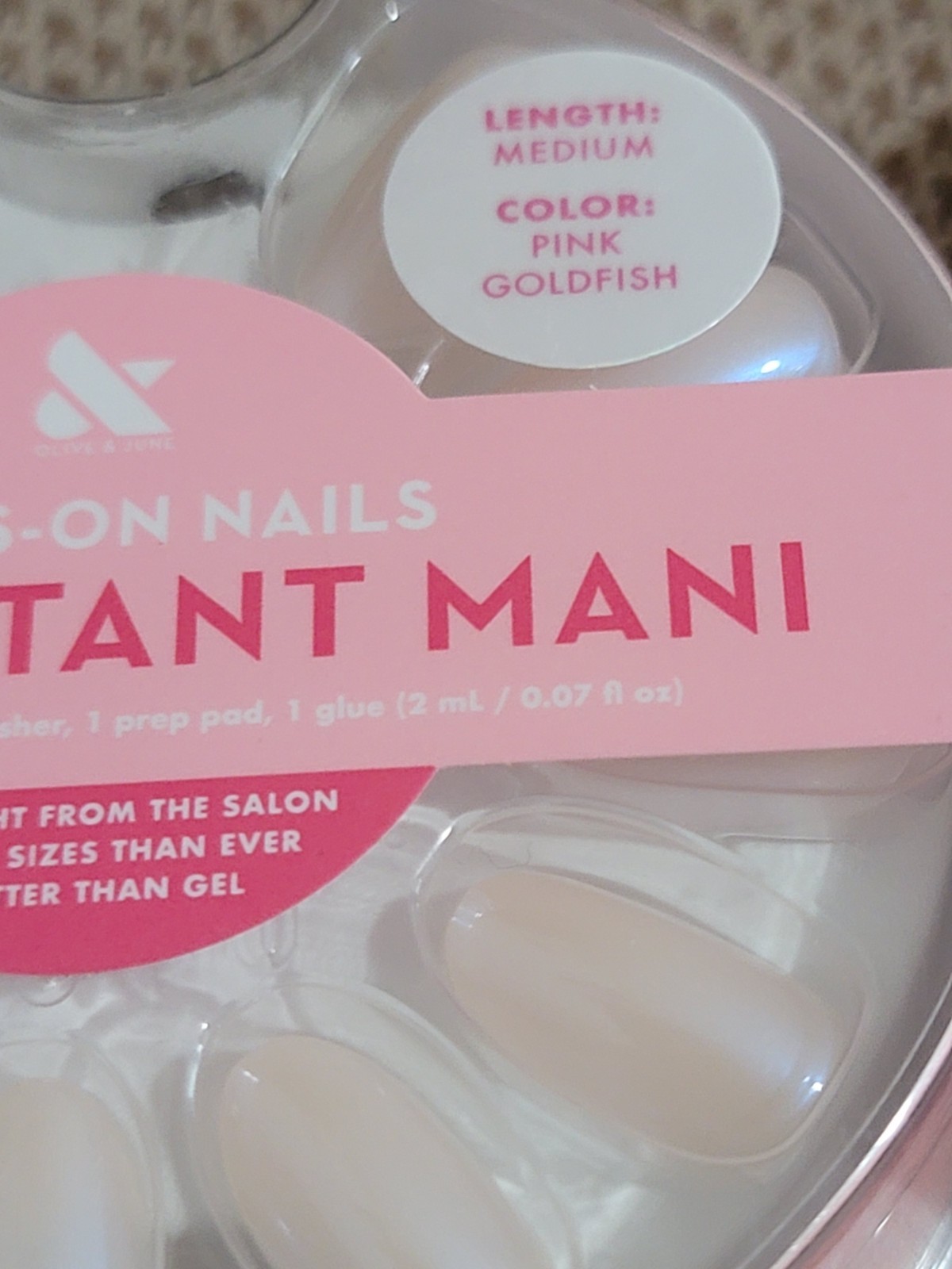Lot 2 Olive & June Instant Mani Oval Medium Press-On Nails, Pink Goldfish