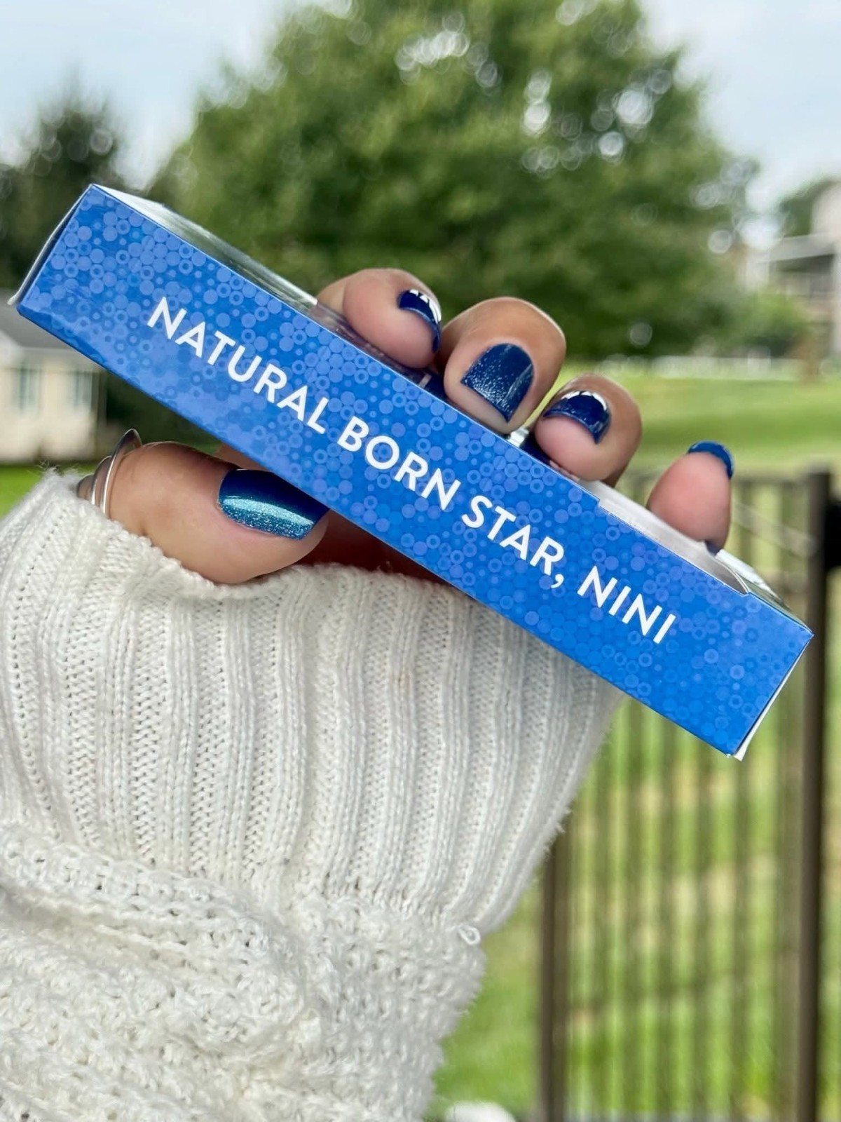 Red Aspen Press On Nails-Natural Born Star, Nini Short Square Blue