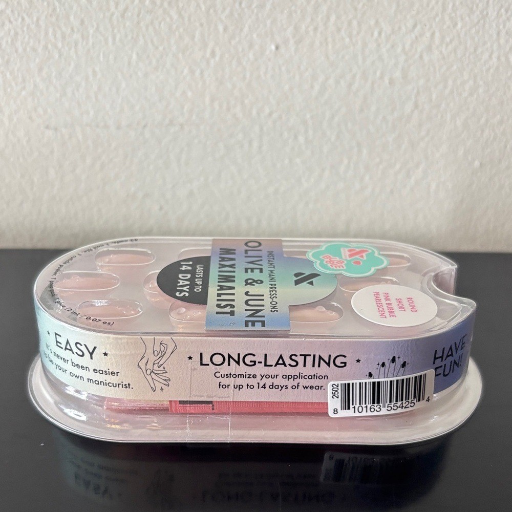 Olive & June Maximalist Instant Mani Press-On Nails – Pink Bubble Pearlescent