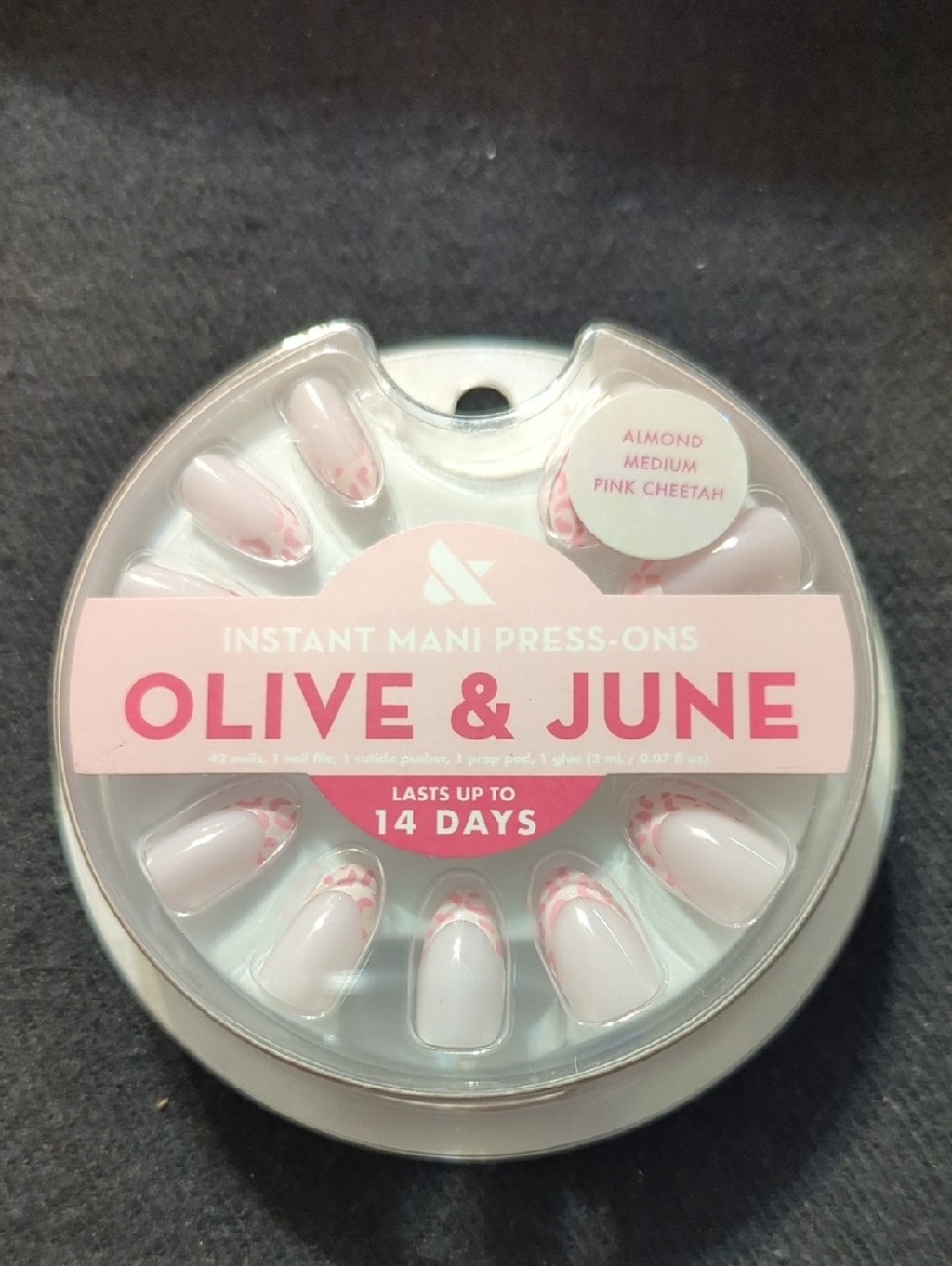 Olive & June Almond Medium Pink Cheetah Press-On Nails