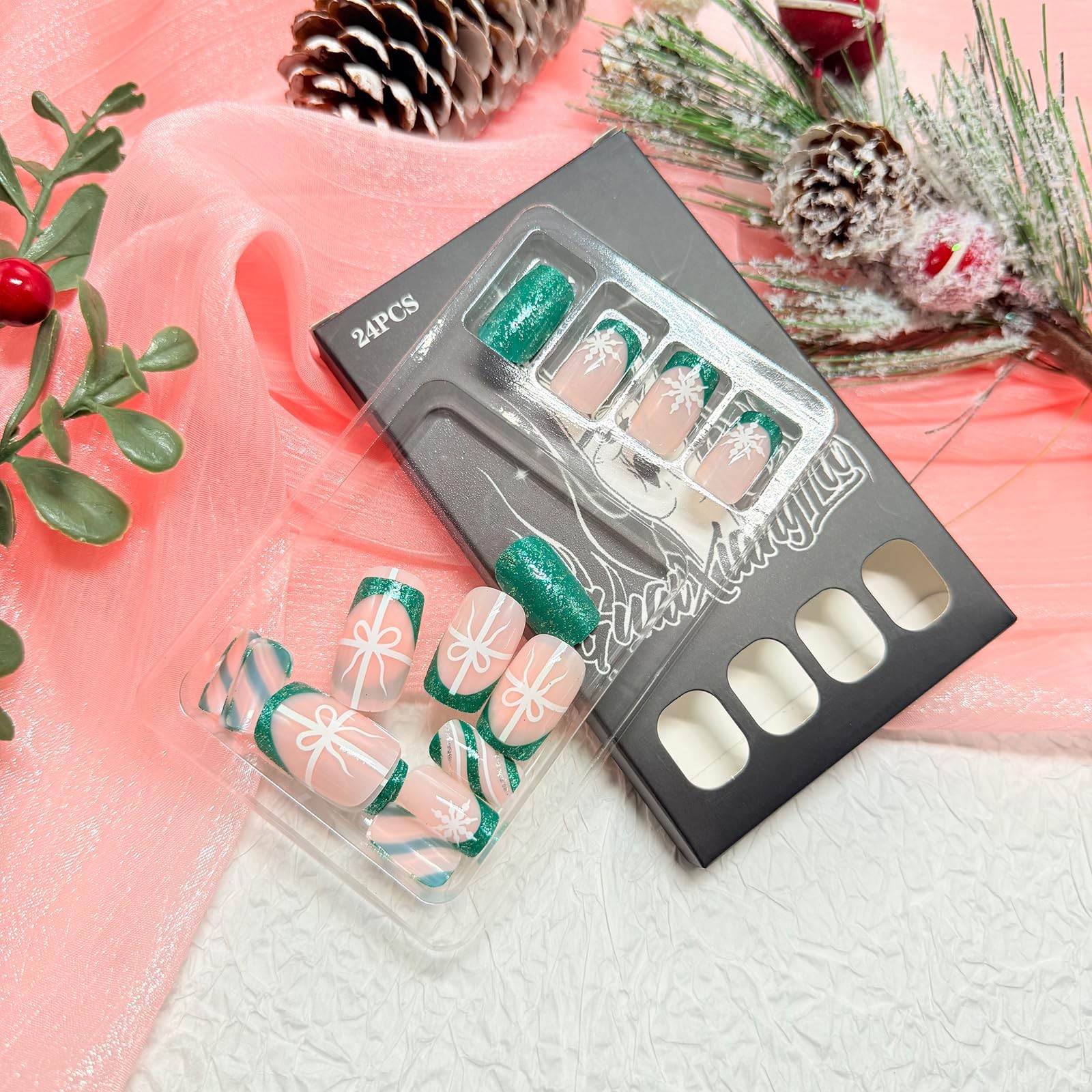 Christmas Press on Nails Medium Square Fake 24 Fl Oz (Pack of 1), Green White
