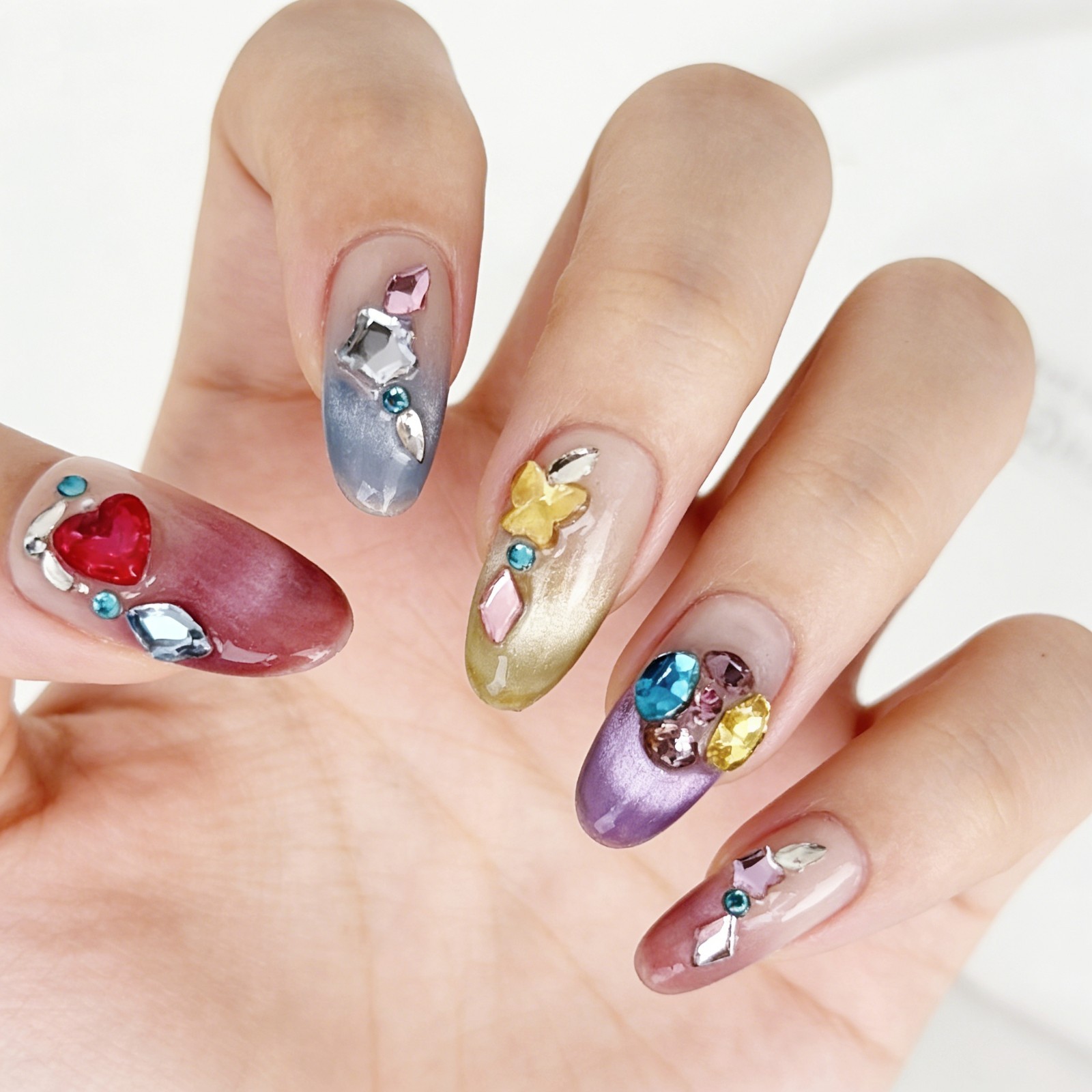 Rainbow Sugar Diamond Press-On Nails Medium Oval Sweet Cool Style Handmade Set
