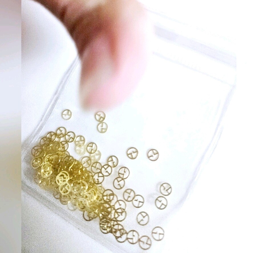 NWT NAIL ART DESIGN GOLD METAL NAIL DECALS: N°21 4mm×4mm!