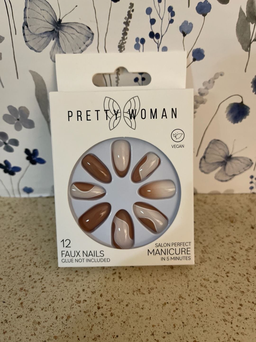 Pretty Woman 12 Count Faux Nails Brown and Beige Swirl Almond Press-On Manicure