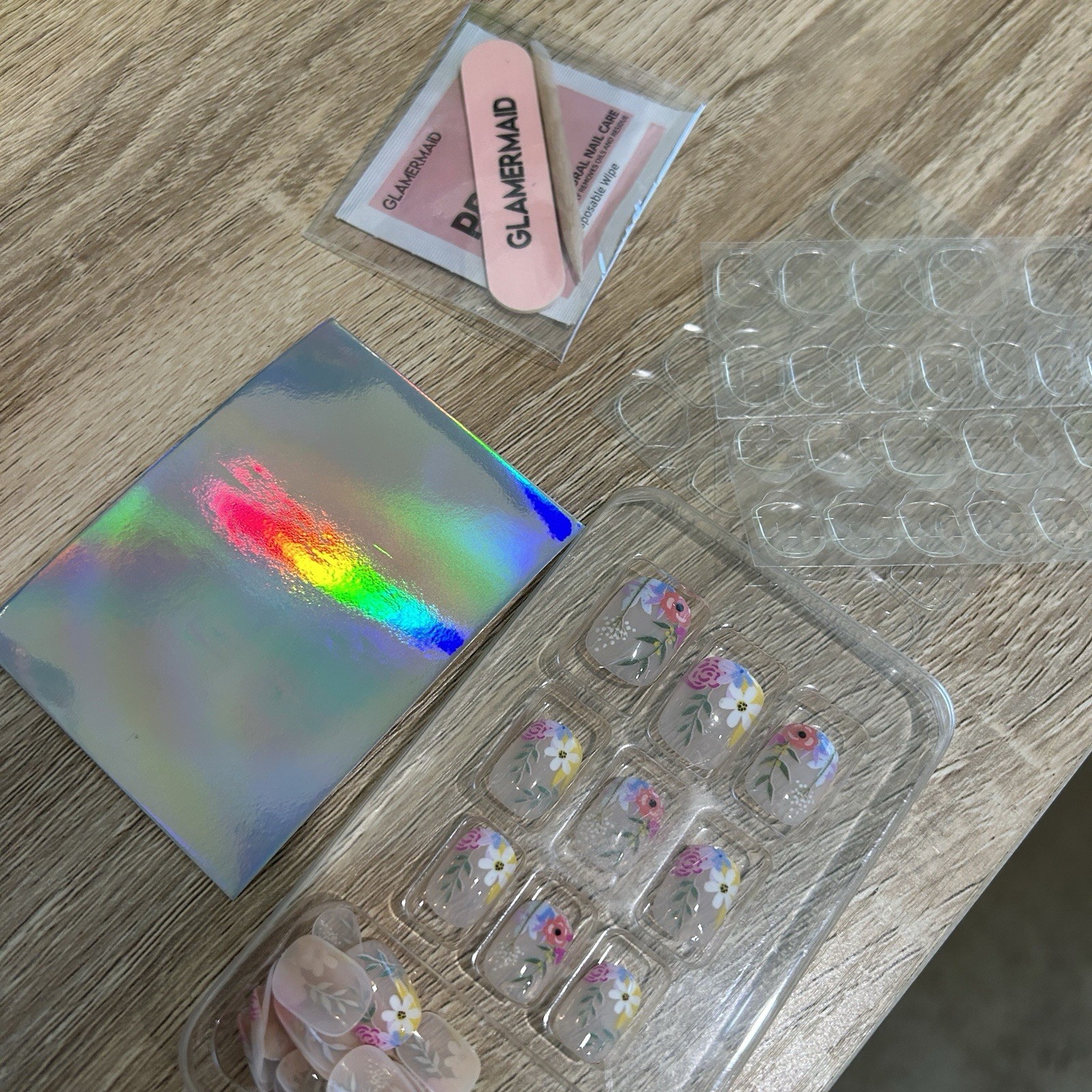 4 X Press On Nails (Adhesive Tabs) – Leafy, Florals And Matte Styles – BRAND NEW