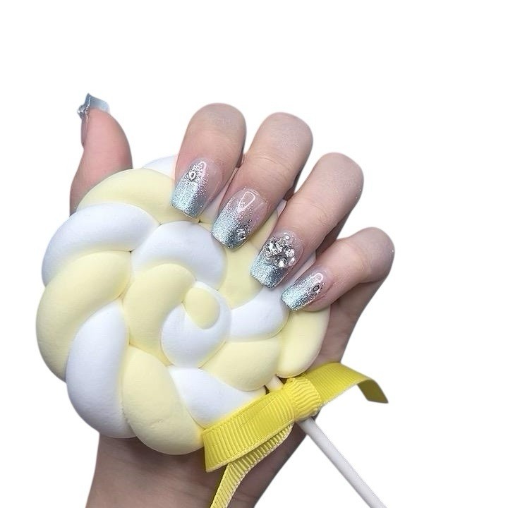 Blue Short Press on Nails (#062) – Perfect for Any Occasion