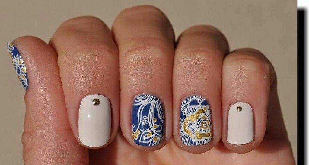 Nail Art Stamp Template Arabesque Flower Design Image Stamper Scraper Kit BP 98