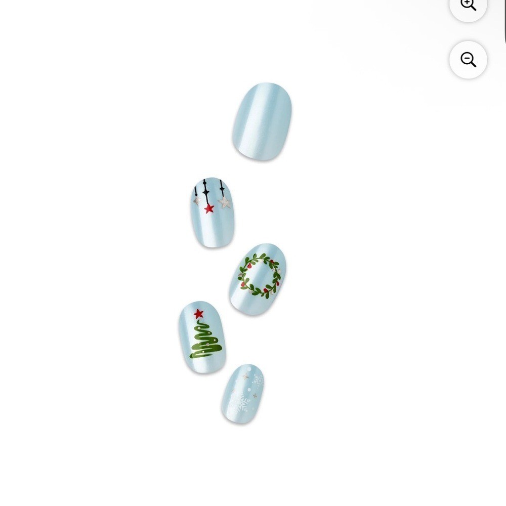 KISS imPRESS Holiday Press on Nails, Frosty Tale, Blue, Short Oval, 30 Count