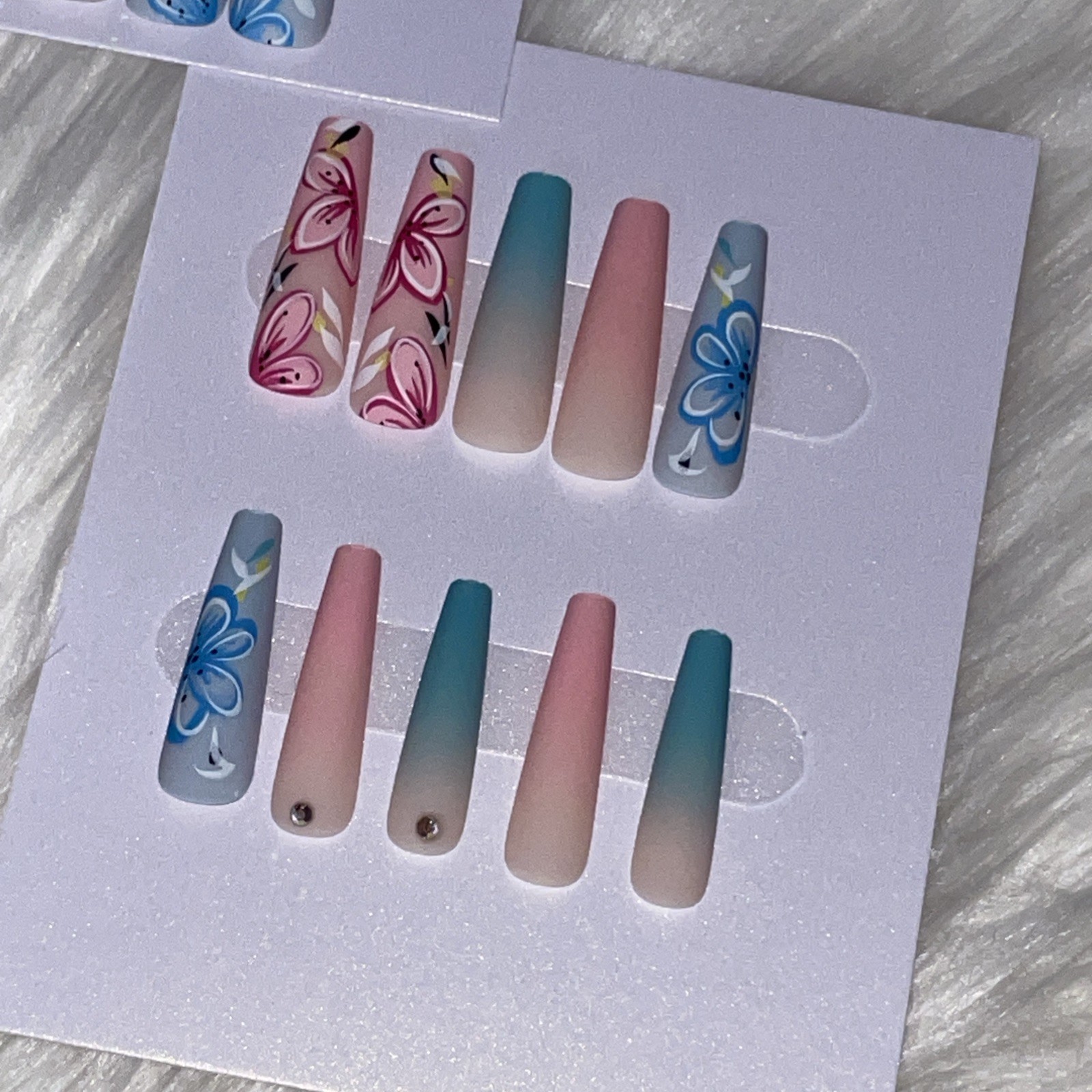 24 Piece Nails ~ Number 107 ~ Cute Press on Nails ~ Fast Shipping ~