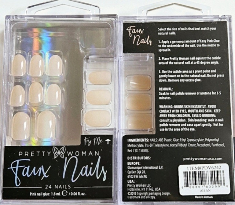 NWT PRETTY🦋WOMAN FAUX NAILS MEDIUM/SHORT CLEAR NUDE!