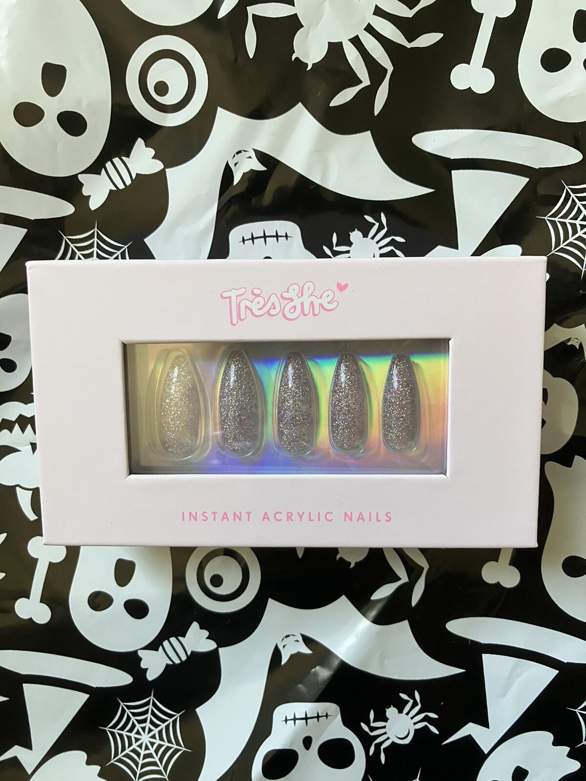 Tresshe tres she nails press on nails