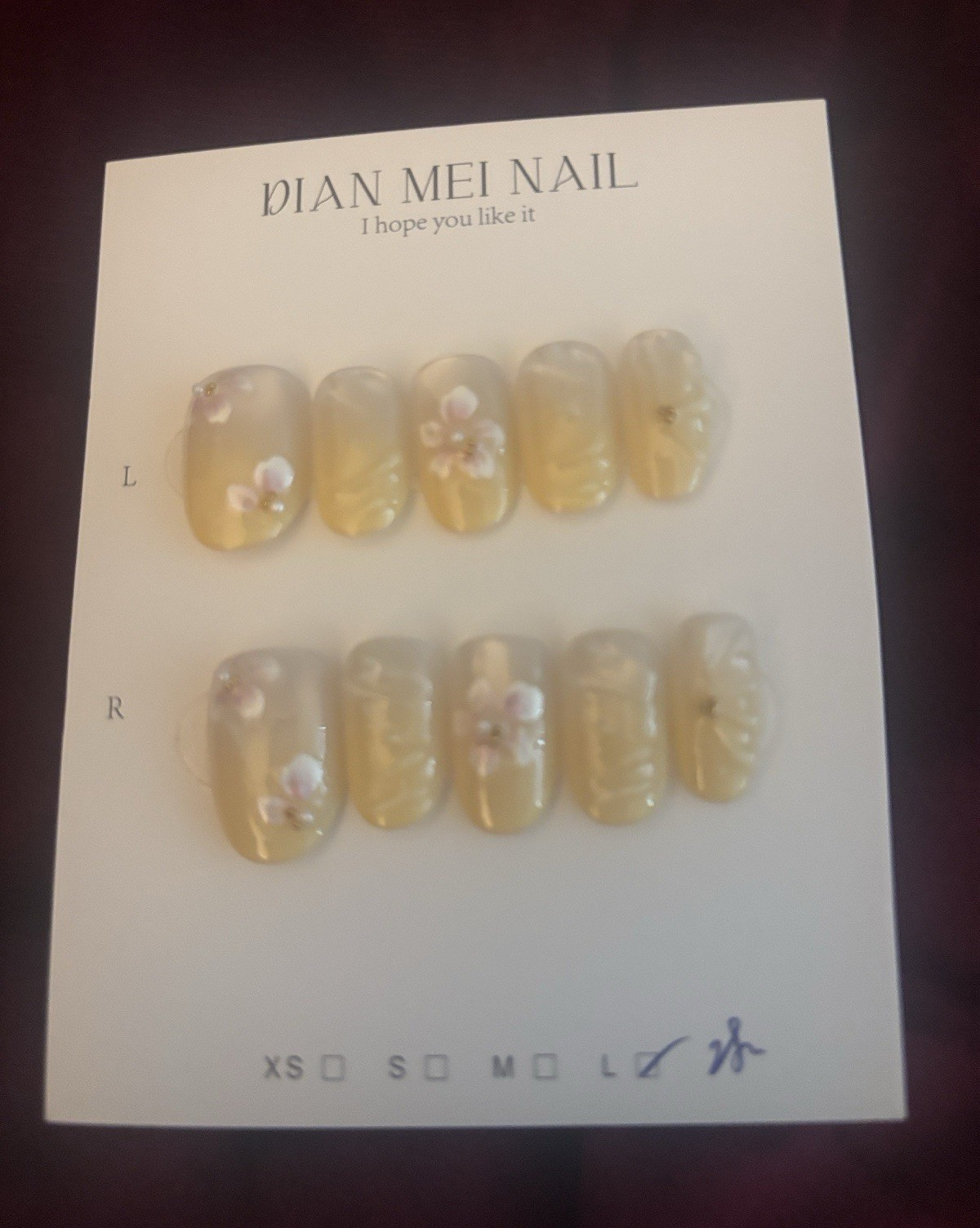 DIAN MEI NAIL Press-On Nails Set Beige/White 3D Flowers Long Oval Full Cover