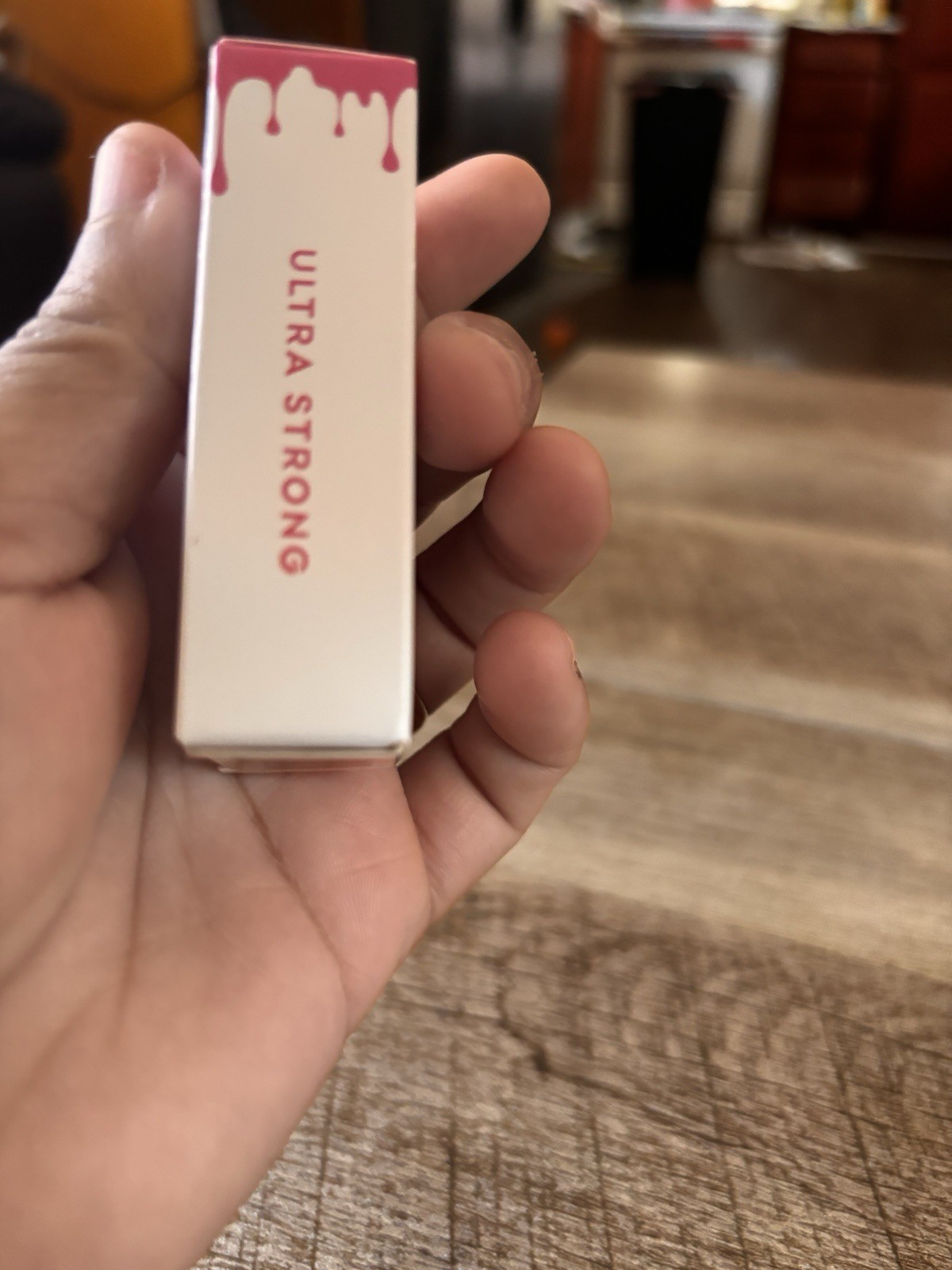 LUXXI Brush-On Nail Glue Ultra Strong Quick-Drying Vegan Cruelty Free 7g