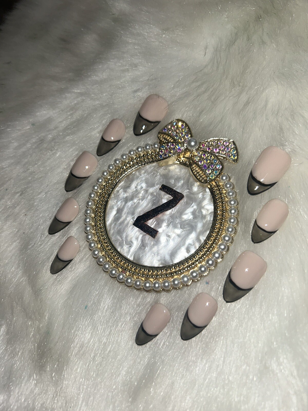 Z NAILZ! Handmade Nude/Sheer Black M Almond Shiny Press On Nails