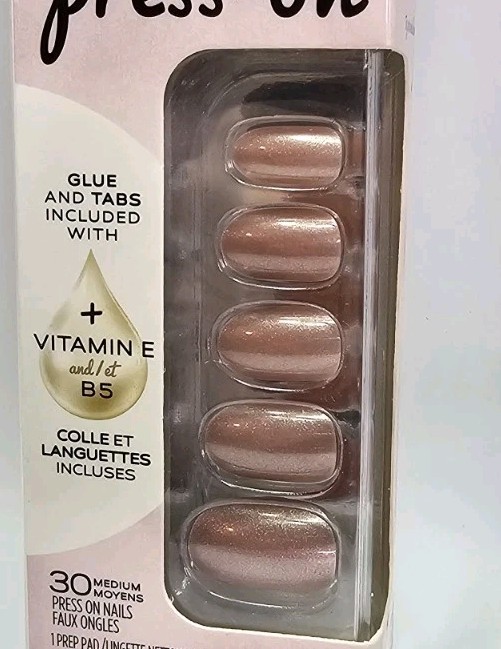 Sally Hansen Press‑On Nails Miss Bliss – 30 Short – Glue Included