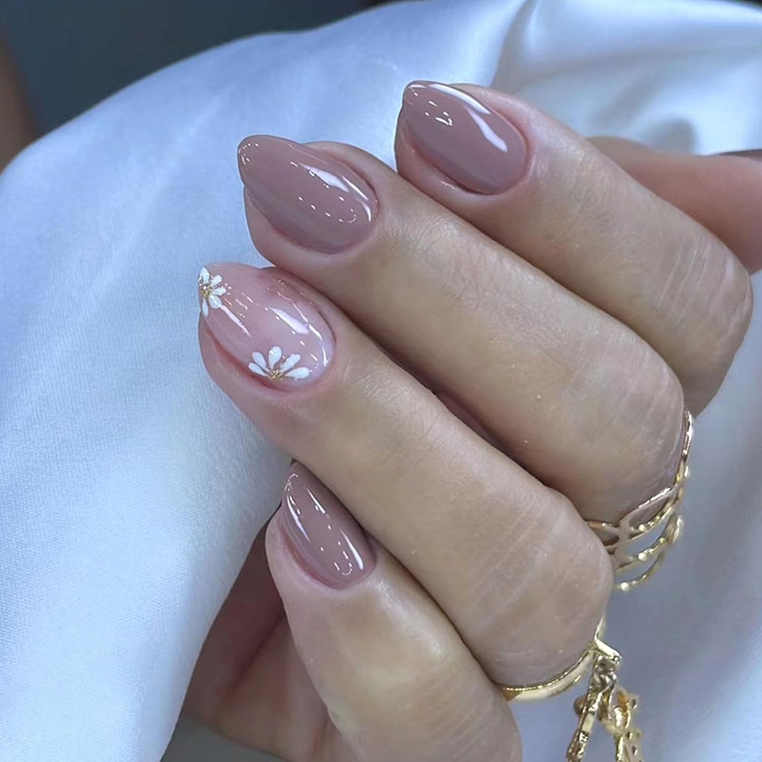 Press on Nails Short Almond Fake Nails with White Flower Golden Glitter Design G