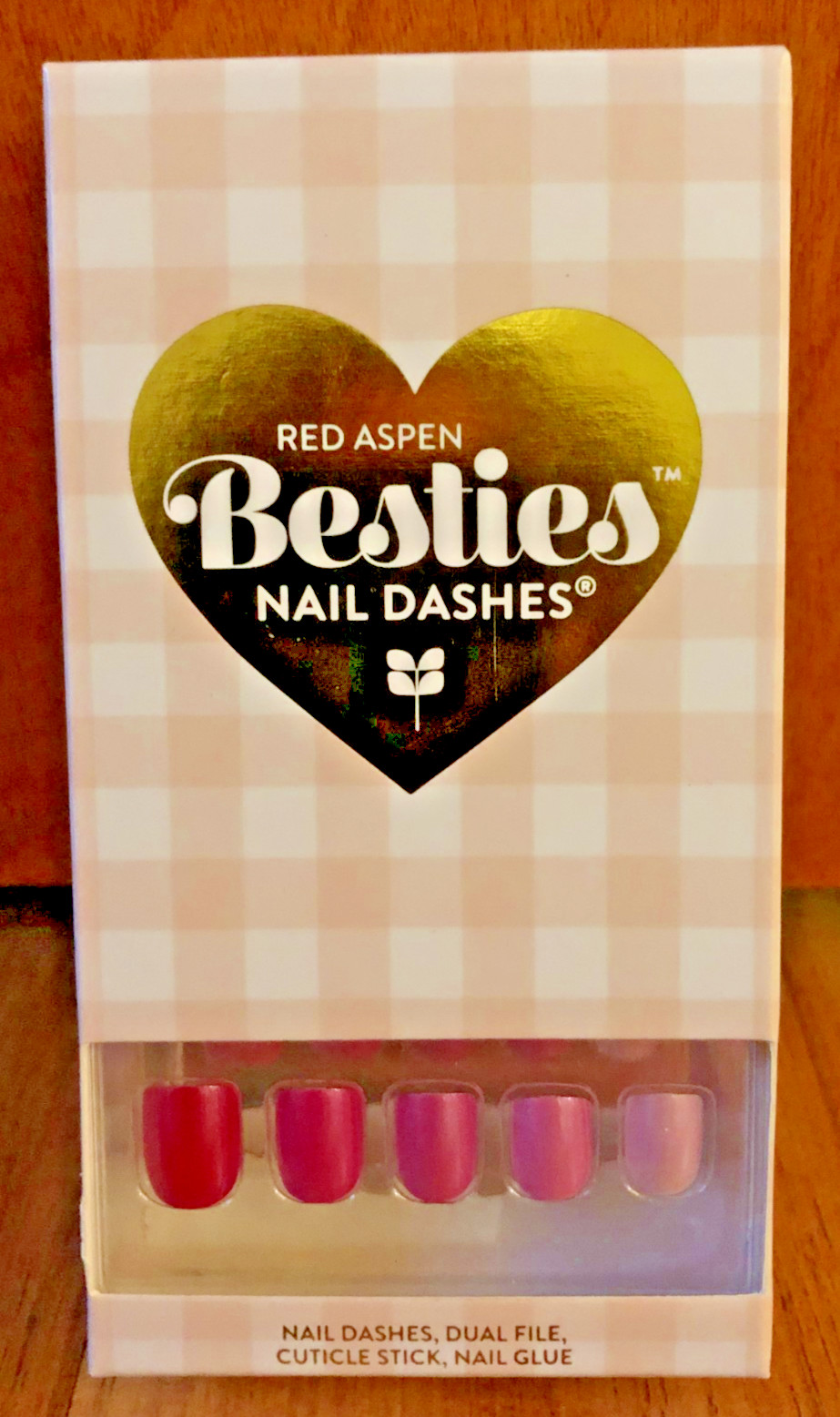 Red Aspen Nail Dashes Besties Petite ” Some Bunny Loves You Bestie, Tam “