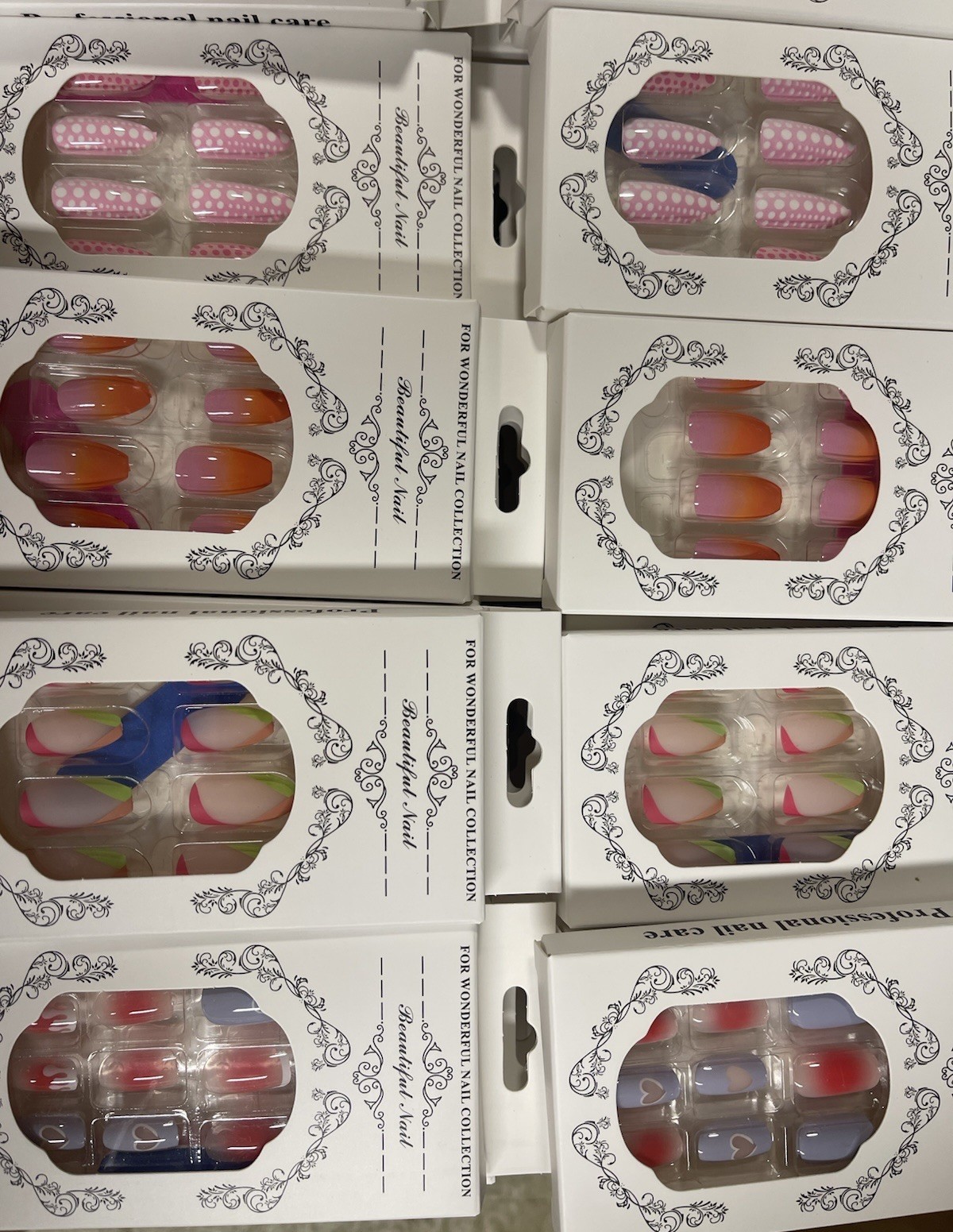Press On Nails 24 Pieces short and long DM to pick the color./3 Packets For $10