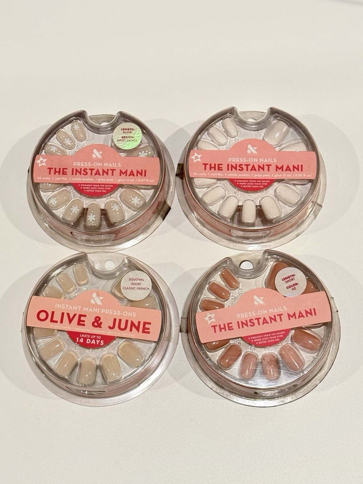 Olive and June Press-On Nails The Instant Mani Short Length Nude White Daisy X4