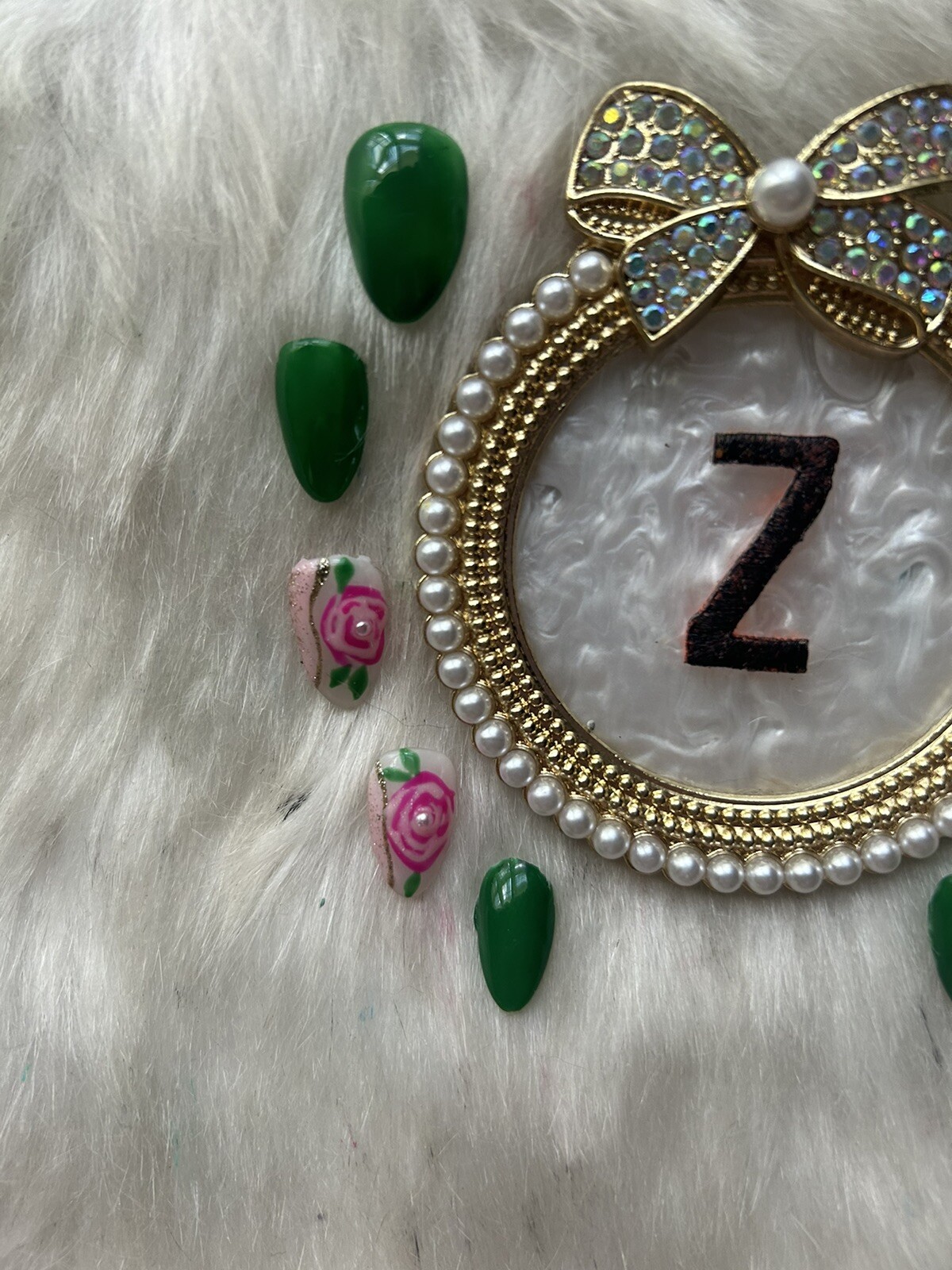 Z NAILZ! Handmade Green S Almond W/Rose Accents Press On Nails
