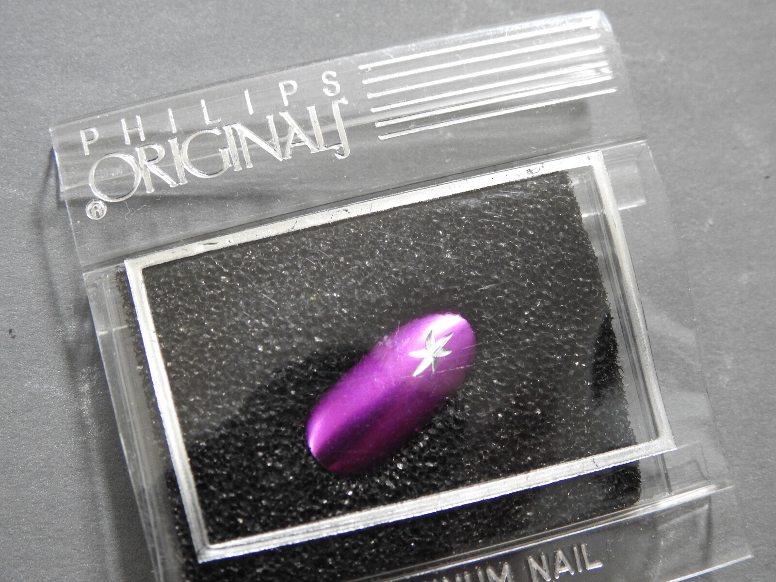 NOS REUSABLE ALUMINUM FINGER NAIL Purple with diamond cut starburst