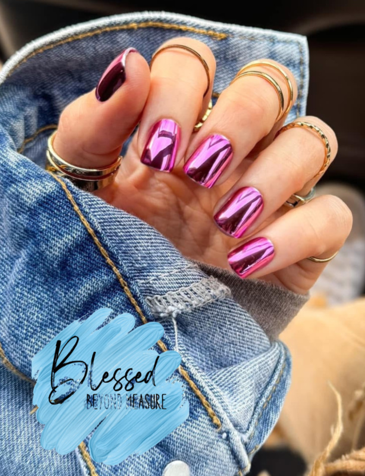 Red Aspen Press 0n Nails~Dance the Night Away, Darby~Pink Chrome~Short Square~