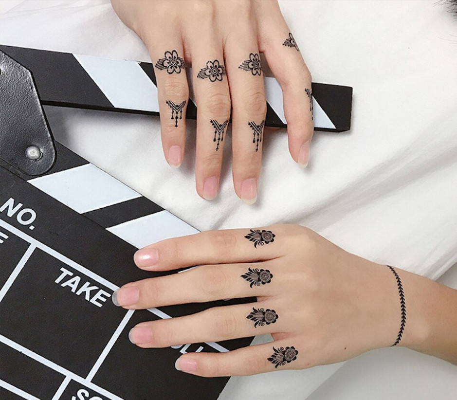 Temporary Stickers Personality Waterproof Black Lace Flower Finger Tattoo NH9