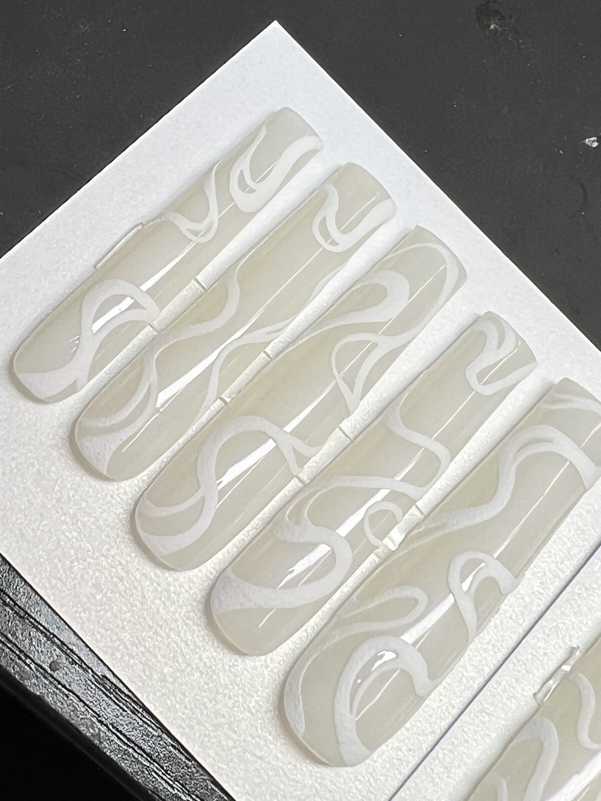 Custom 3xl Press On Nails White With Textured Line Art