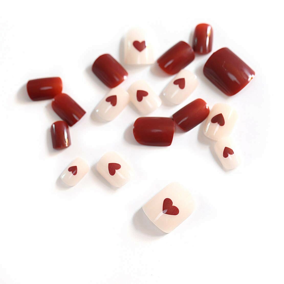 Yemruode 24 Pieces of Oval Short Press on Nails with Adhesive Tabs Easy to Use