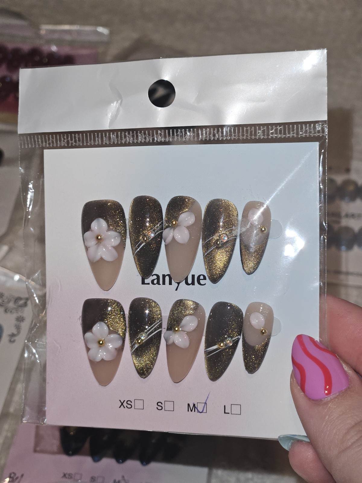 Press on Nail Bundle Cat Eye style Medium size; 14 sets