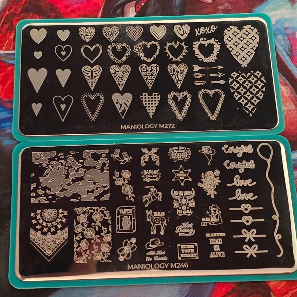 Maniology 14 Plate Lot