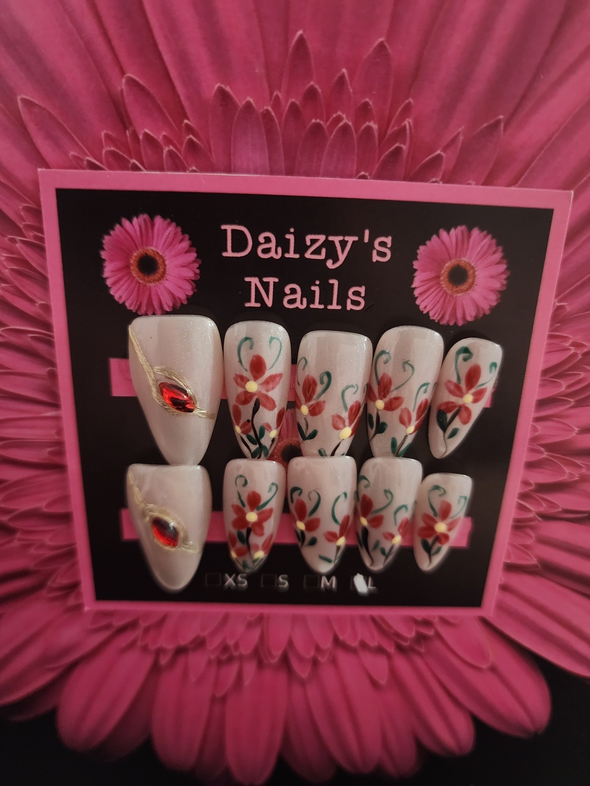 Large Size Red Daisy Flowers Press-on Nail Set Handmade Almond 2.5 Cm Length